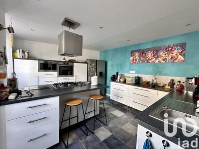 Maison - 205 m² - 8 pièces