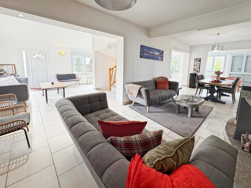 Maison - 140 m² - 7 pièces