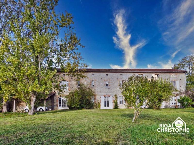 Corps de ferme - 490 m² - 16 pièces