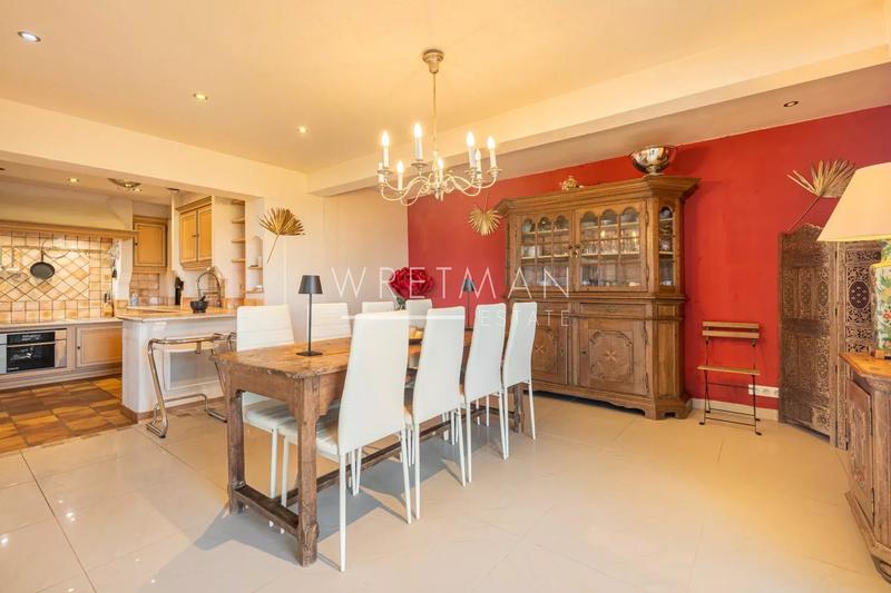 Villa - 318 m² - 13 pièces