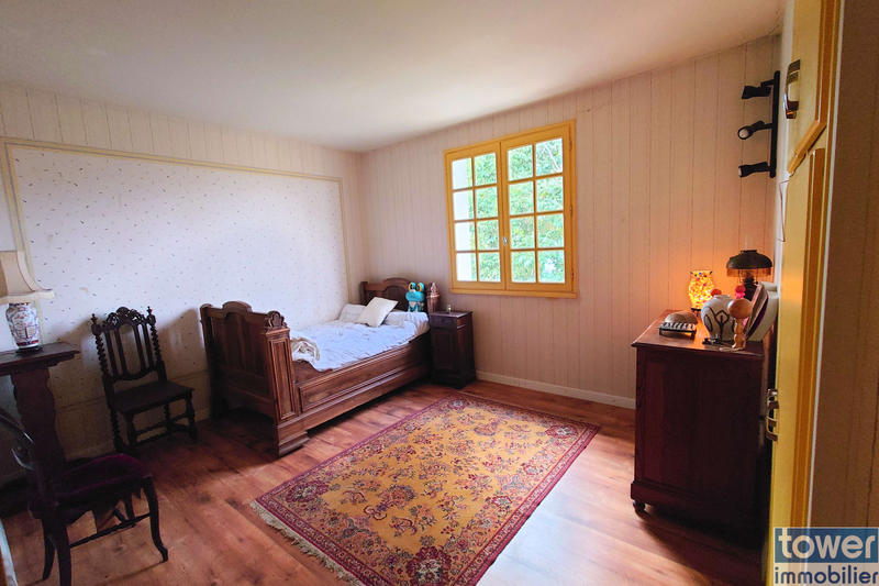 Maison - 220 m² - 10 pièces