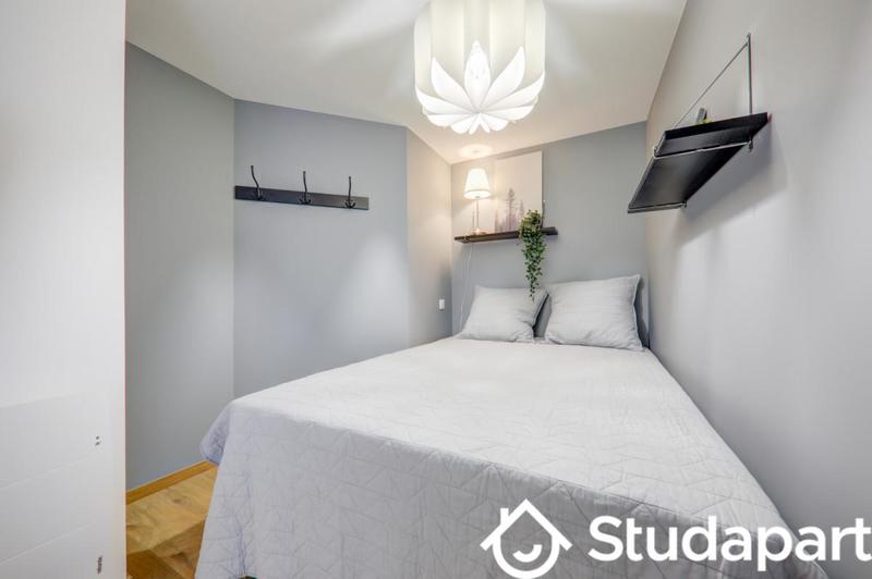 Chambre - 11 m² - 1 pièce