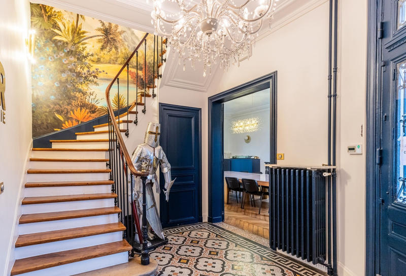 Maison - 267 m² - 8 pièces