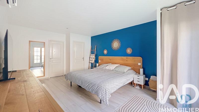 Maison - 239 m² - 9 pièces