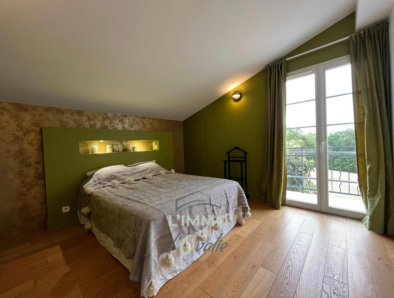 Maison - 200 m² - 6 pièces