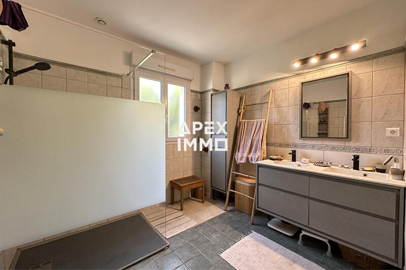 Maison - 157 m² - 7 pièces