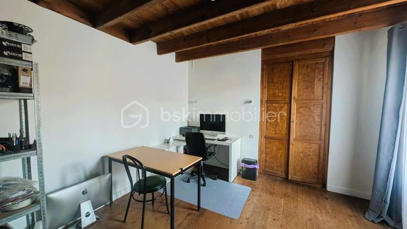 Maison en pierre - 197 m² - 9 pièces