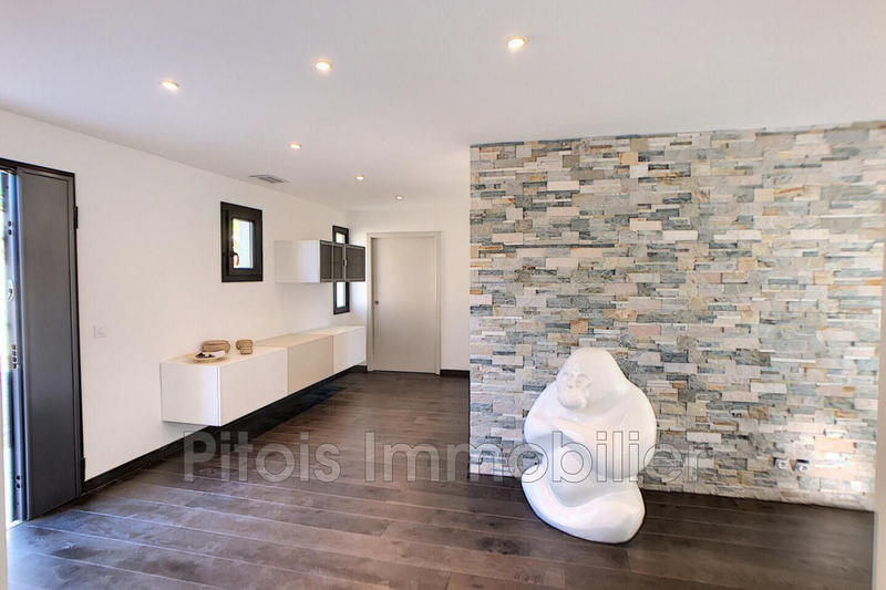 Maison - 198 m² - 3 pièces