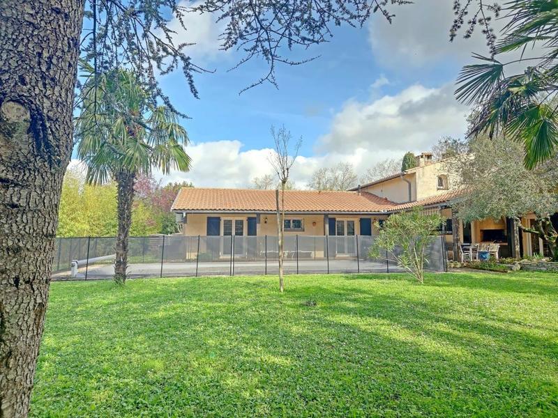 Maison - 198 m² - 5 pièces