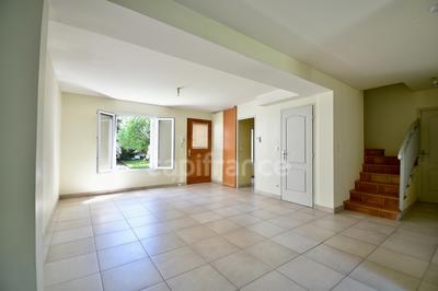 Maison - 146 m² - 6 pièces