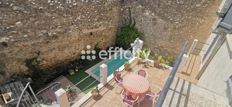 Maison - 165 m² - 8 pièces