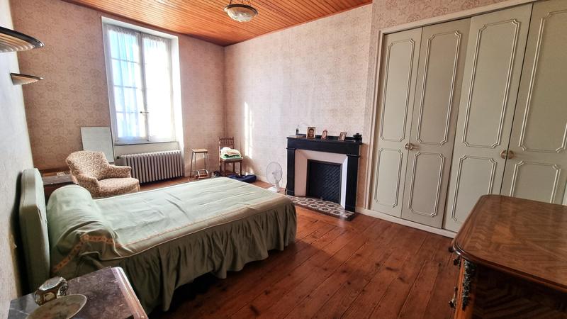 Maison - 246 m² - 7 pièces