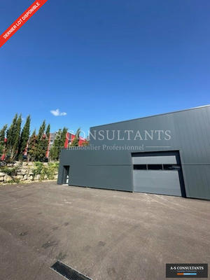 Local d'activité / Entrepôt - 240 m²