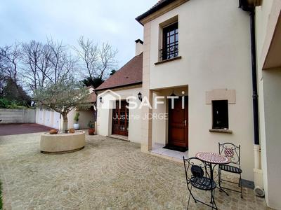 Maison - 228 m² - 7 pièces