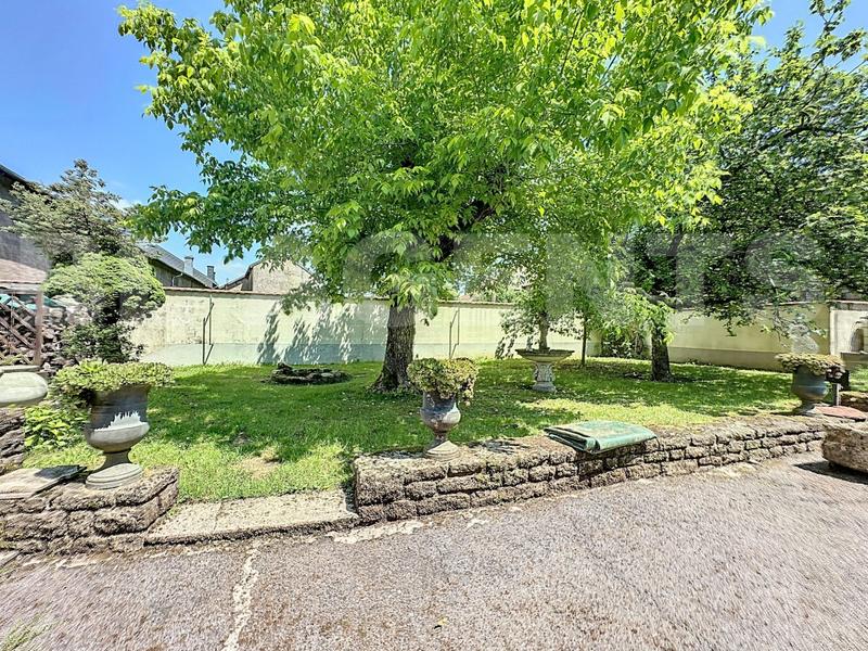 Maison de village - 284 m² - 13 pièces