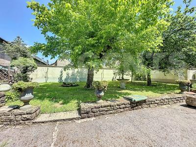 Maison de village - 284 m² - 13 pièces