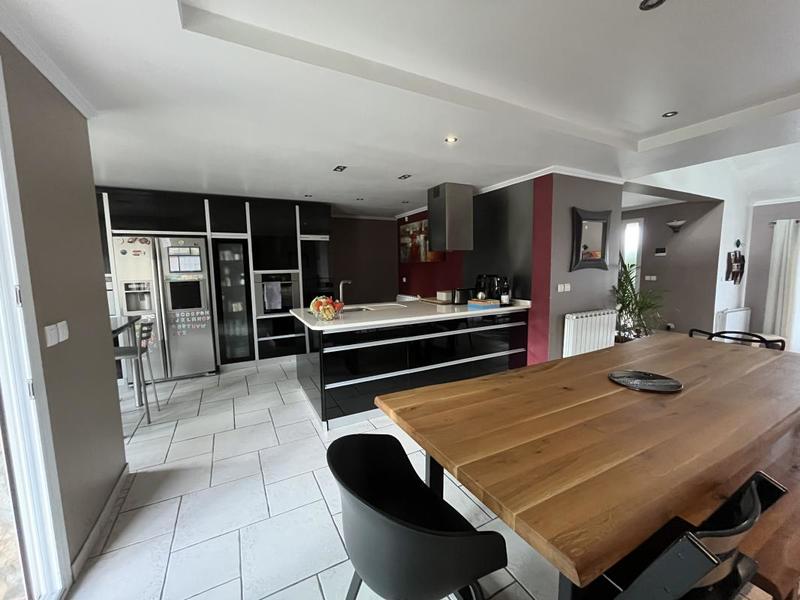 Maison - 184 m² - 5 pièces