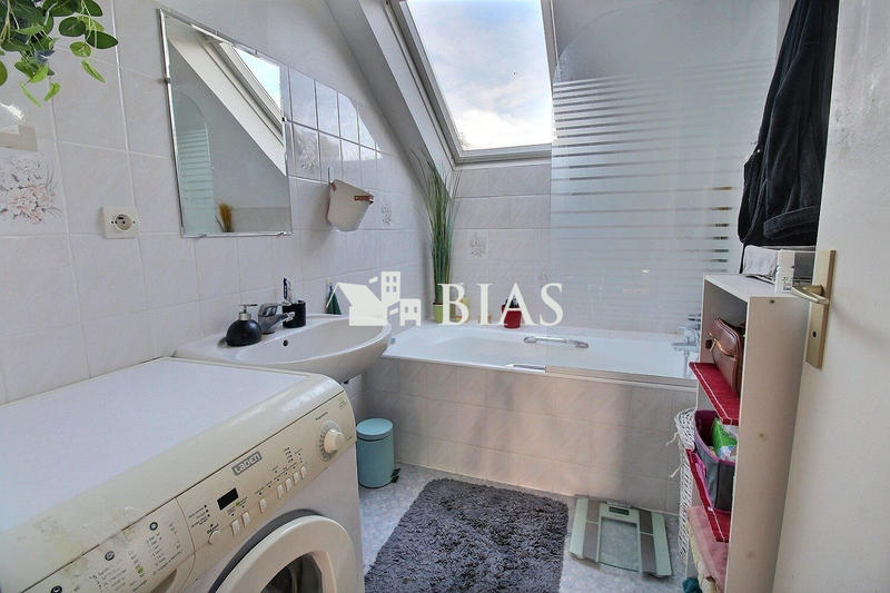 Maison - 324 m² - 12 pièces