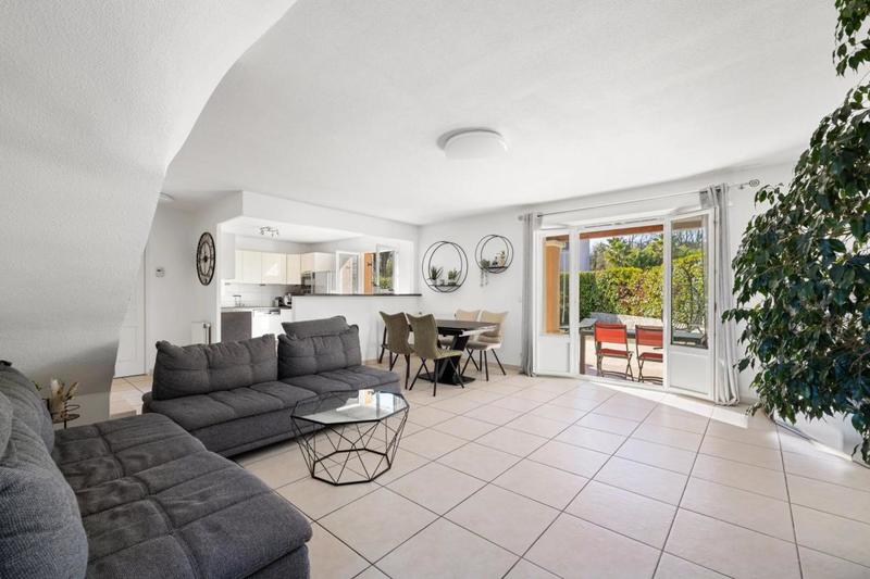 Maison - 98 m² - 4 pièces