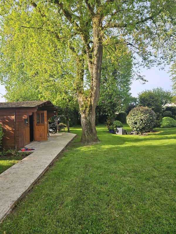 Maison - 250 m² - 7 pièces