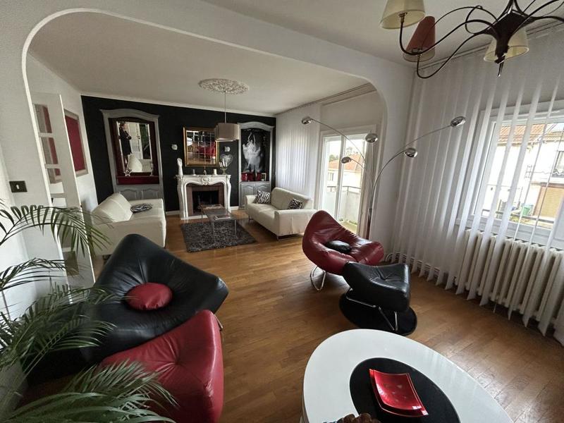 Maison - 212 m² - 7 pièces