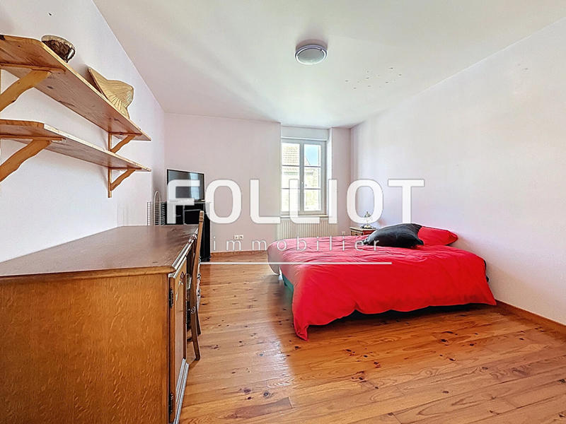 Maison - 302 m² - 16 pièces