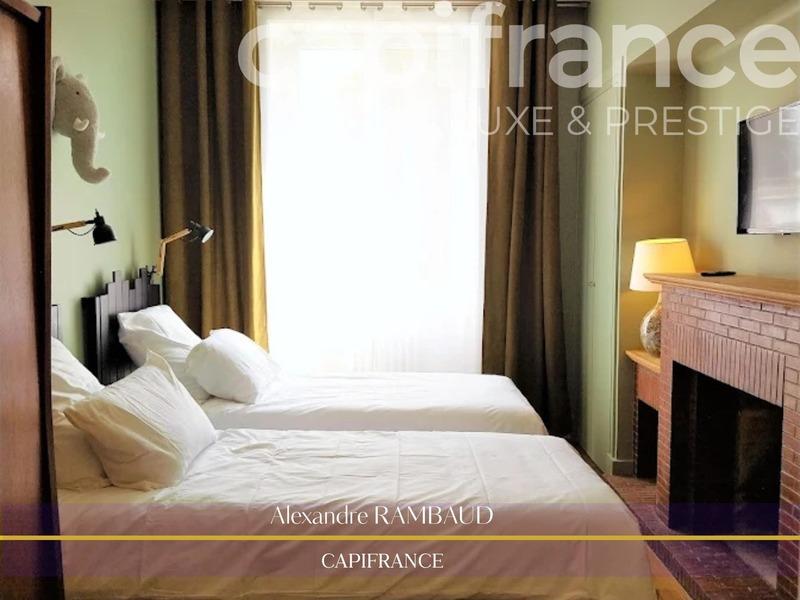 Demeure - 435 m² - 17 pièces