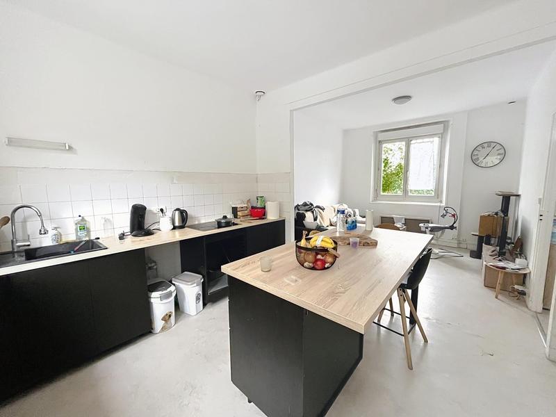 Maison - 205 m² - 10 pièces