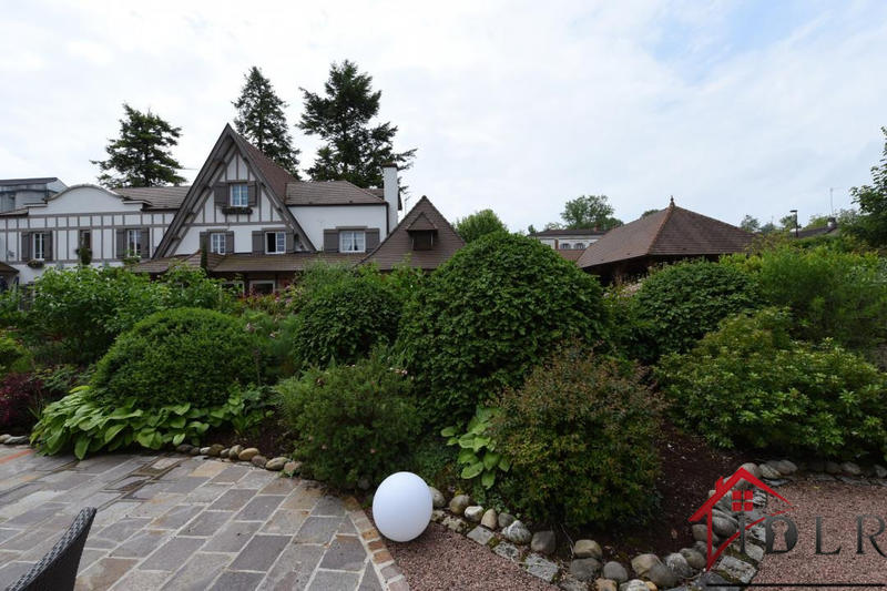 Propriété - 460 m² - 16 pièces