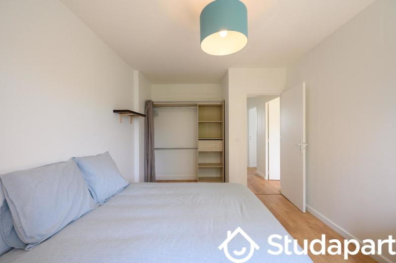 Chambre - 11 m² - 1 pièce