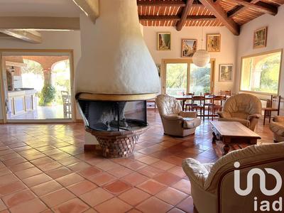 Maison - 520 m² - 11 pièces