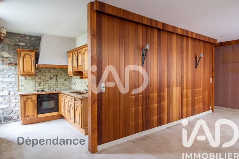 Maison - 203 m² - 8 pièces