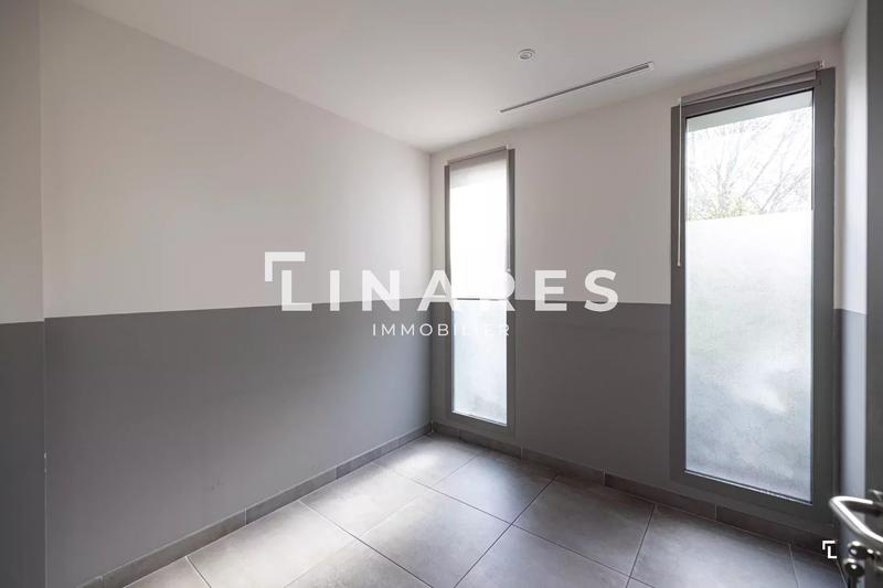 Bureau - 117 m² - 5 pièces