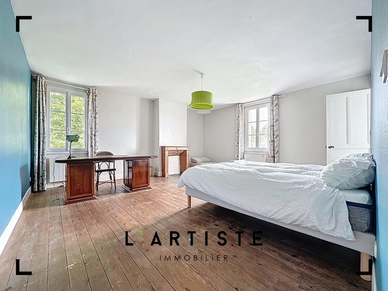 Maison - 353 m² - 11 pièces