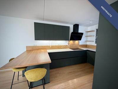 Loft - 121 m² - 5 pièces