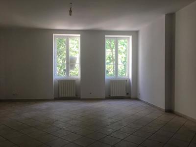 Appartement - 82 m² - 3 pièces