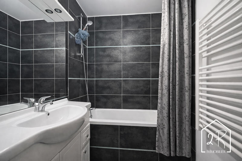 Appartement - 80 m² - 4 pièces