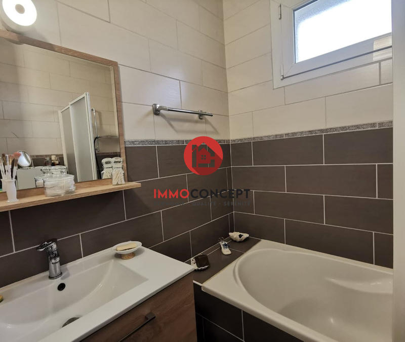 Appartement - 80 m² - 4 pièces