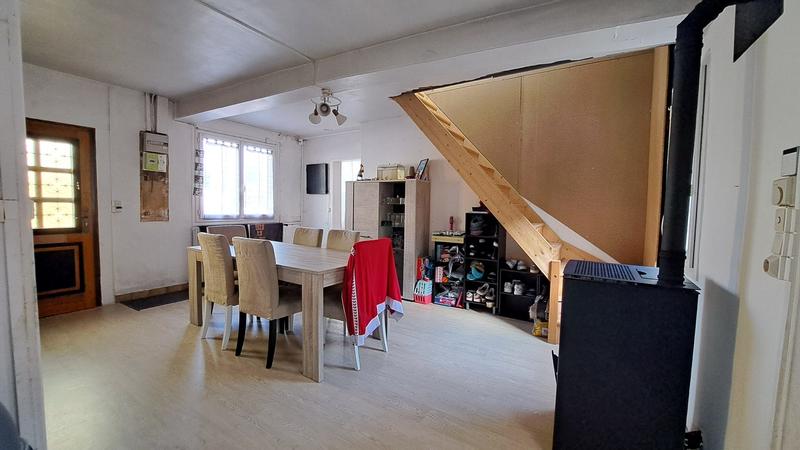 Maison - 97 m² - 5 pièces
