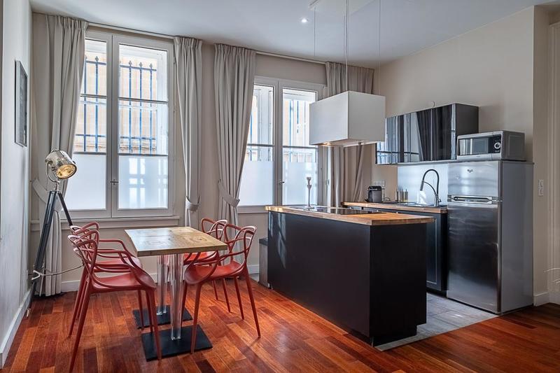 Immeuble - 170 m² - 7 pièces