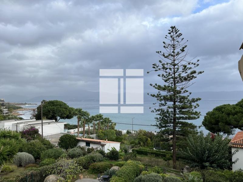 Appartement - 162 m² - 6 pièces