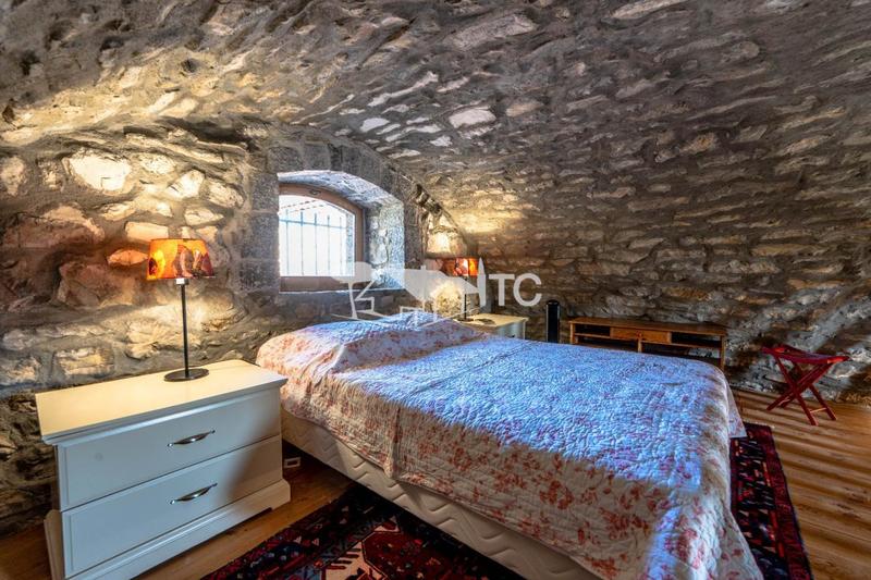 Corps de ferme - 198 m² - 7 pièces