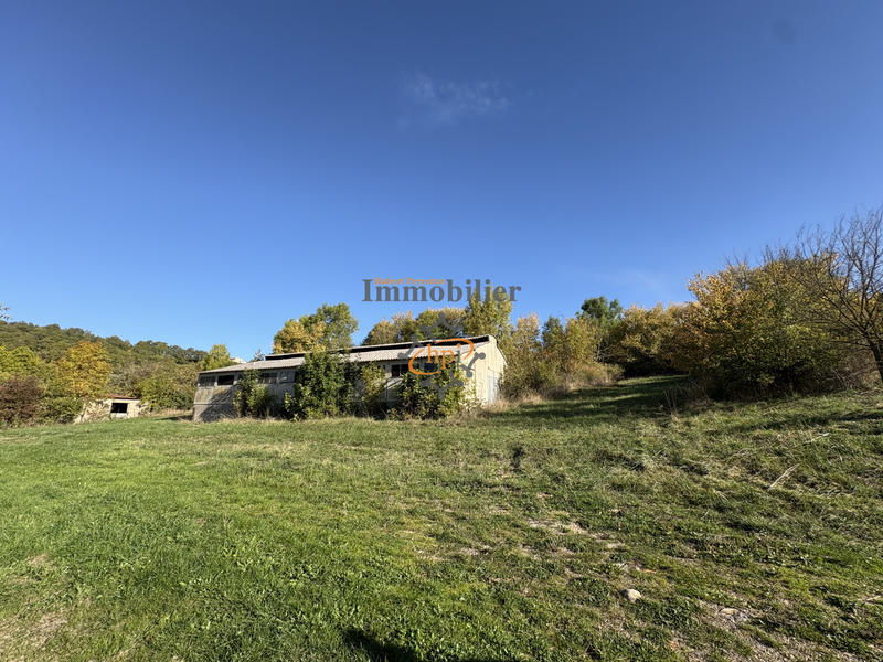 Maison - 510 m² - 3 pièces