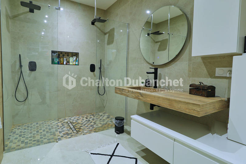 Maison - 180 m² - 6 pièces