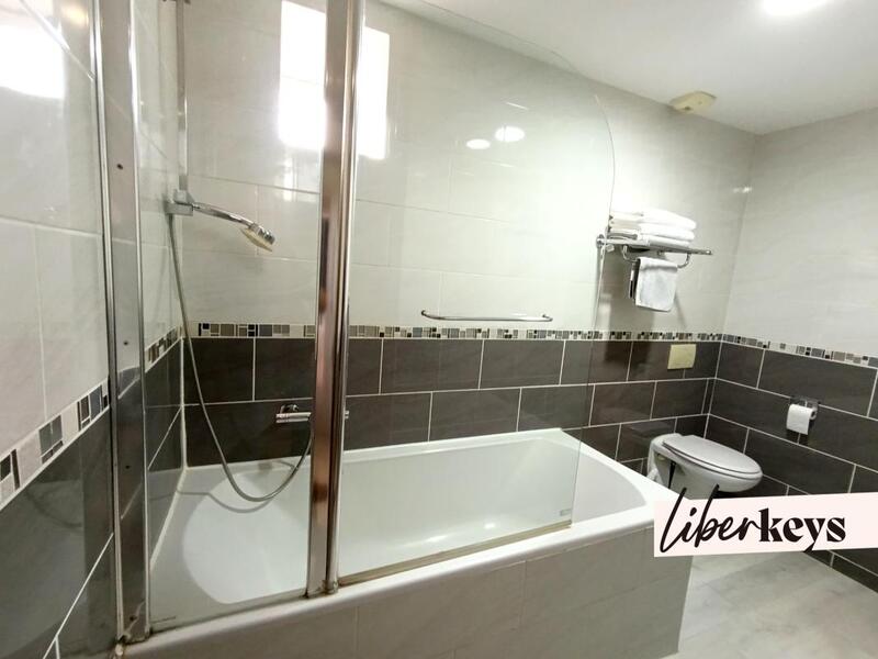 Maison - 263 m² - 14 pièces