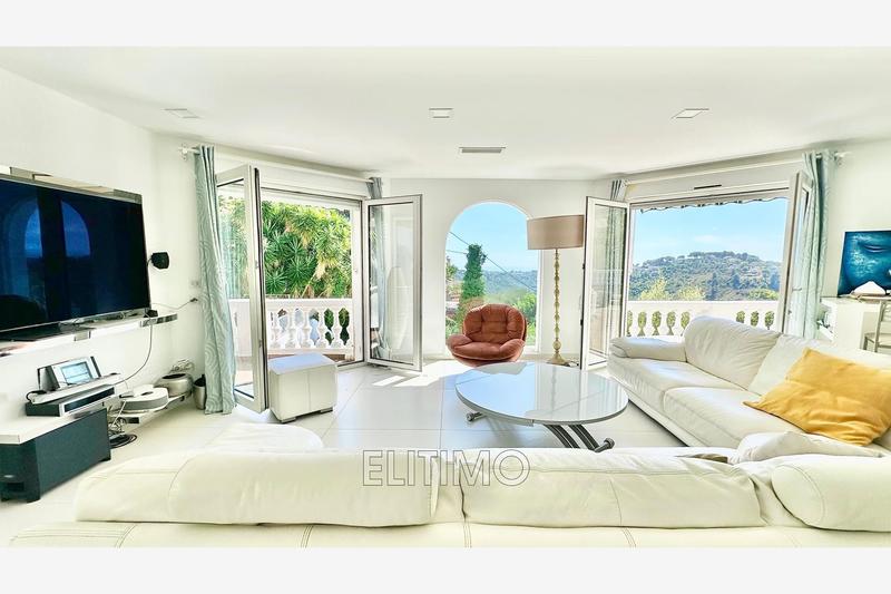 Maison - 223 m² - 6 pièces