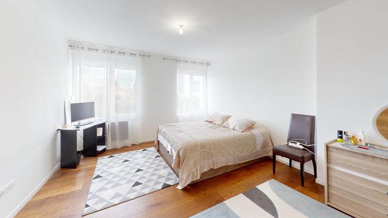 Maison - 310 m² - 8 pièces