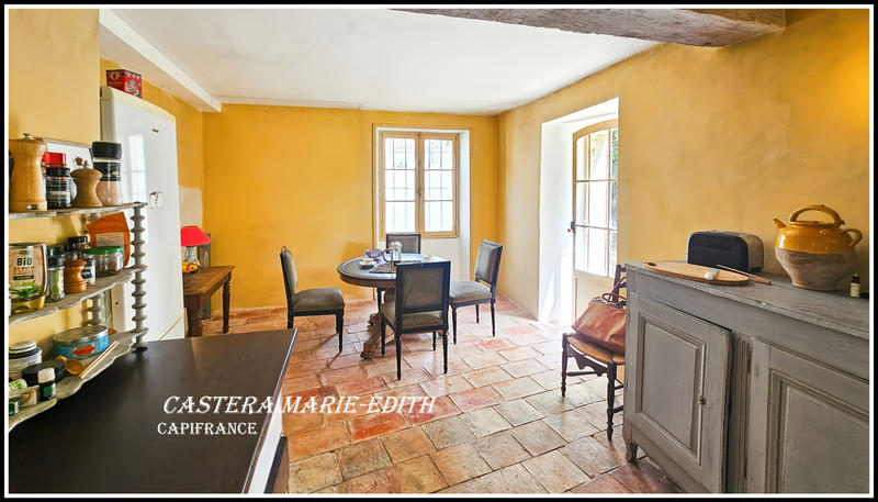 Maison - 372 m² - 15 pièces