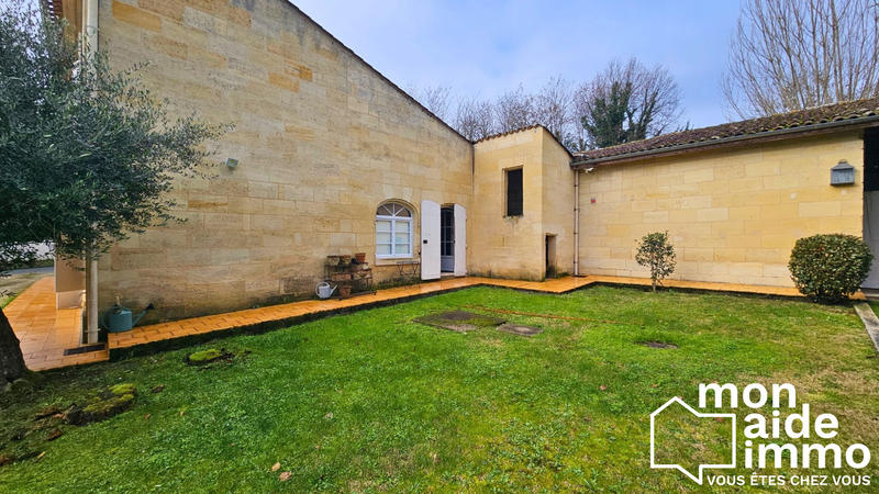 Maison - 233 m² - 8 pièces