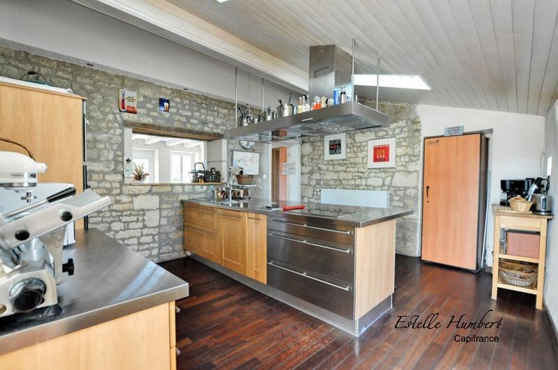 Maison - 205 m² - 10 pièces